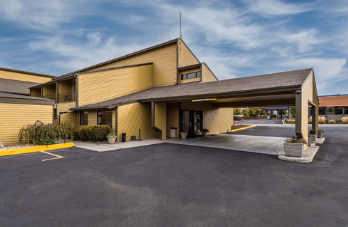 East Wenatchee Hotel | SureStay Hotel by Best Western Wenatchee