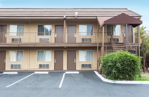 Patton Hotel | Days Inn by Wyndham San Bernardino