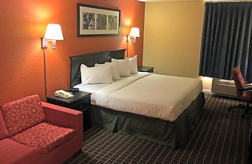 O'Fallon Hotel | Baymont by Wyndham O'Fallon St. Louis Area