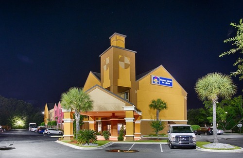 Pooler Hotel | Best Western Plus Savannah Airport Inn and Suites