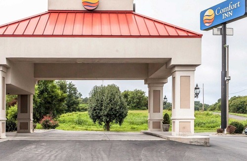 Newport Hotel | Econo Lodge