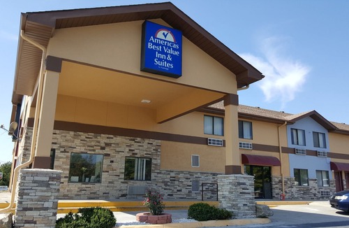Harrisonville Hotel | Americas Best Value Inn & Suites Harrisonville