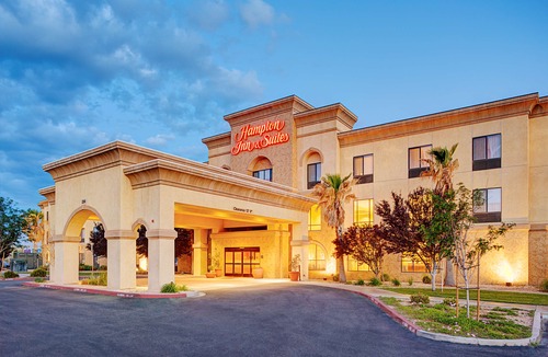 Lancaster Hotel | Hampton Inn & Suites Lancaster