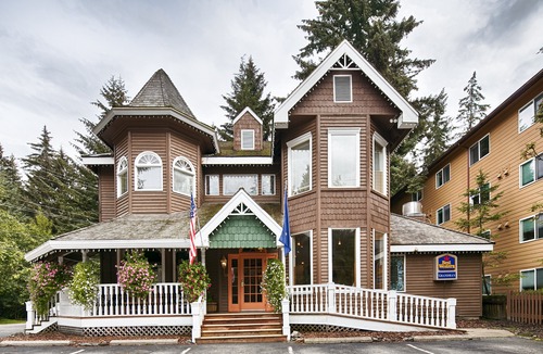 Mendenhall Valley Hotel | Best Western Grandma's Feather Bed