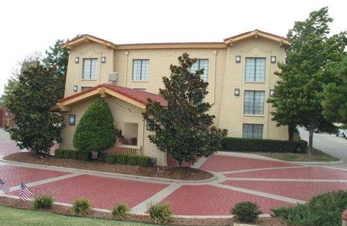 Del City Hotel | Econo Lodge
