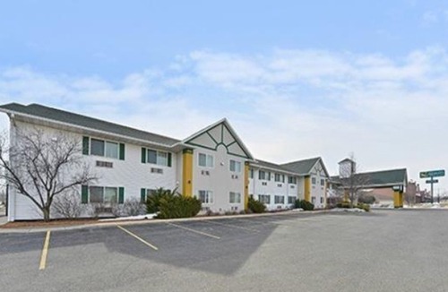 Stoughton Hotel | Quality Inn & Suites Stoughton - Madison South