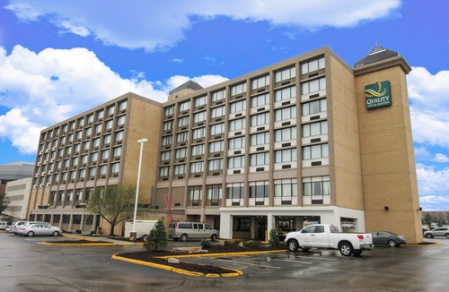 Downtown Des Moines Hotel | Comfort Inn & Suites Event Center