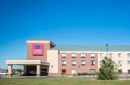 I-435 West KC-KS Hotel | Comfort Suites Speedway - Kansas City