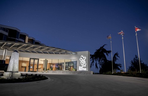 Inner Harbour Hotel | Inn at Laurel Point