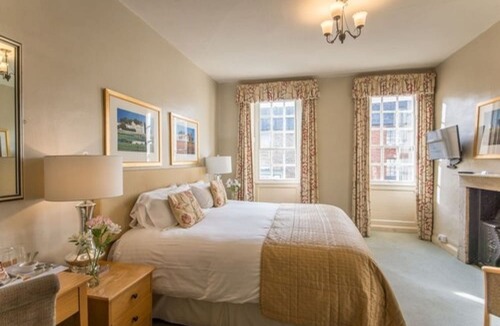 Woodstock Hotel | Marlborough Arms