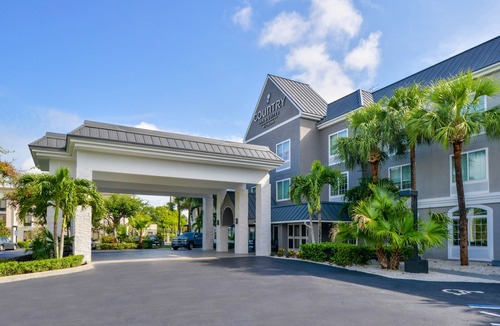 Vero Beach Hotel | Country Inn & Suites by Radisson, Vero Beach-I-95, FL