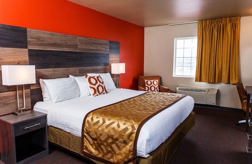 Ashwaubenon Hotel | Hotel J Green Bay