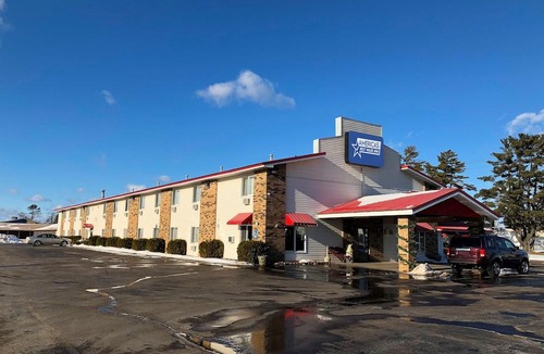 Escanaba Hotel | Travelodge by Wyndham Escanaba