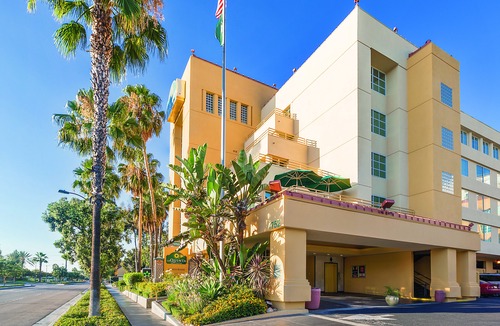 Anaheim Resort Hotel | La Quinta by Wyndham Anaheim