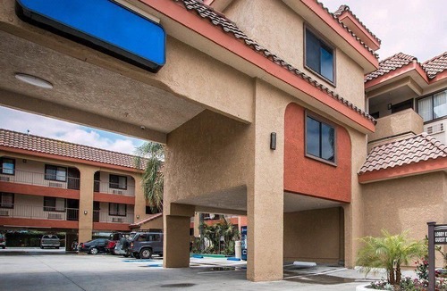Downey Hotel | Quality Inn Downey