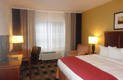Helen Hotel | Country Inn & Suites by Radisson, Helen, GA