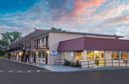 Grove City Hotel | Travelodge by Wyndham Grove City / So. Columbus