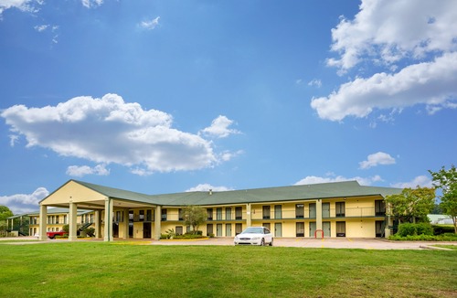 Heber Springs Hotel | Quality Inn & Conference Center