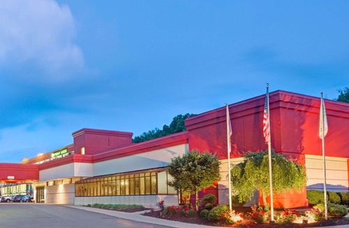 McKnight Hotel | Wyndham Garden Inn Pittsburgh Airport