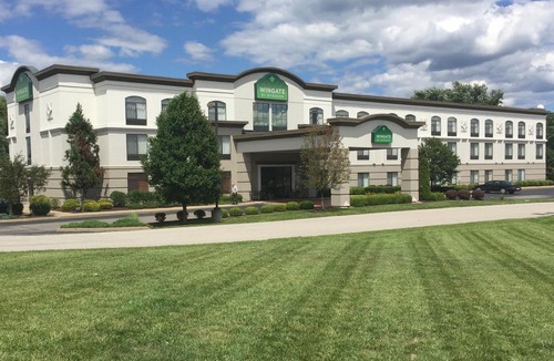 Vienna Hotel | Wingate by Wyndham Vienna/Parkersburg