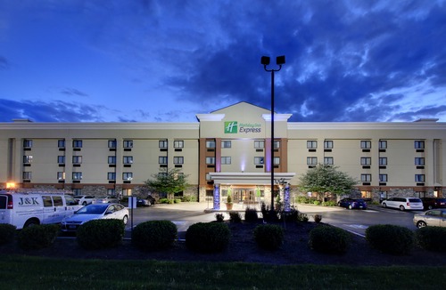 Oak Grove Hotel | Holiday Inn Express Hotel Fort Campbell-Oak Grove, an IHG Hotel
