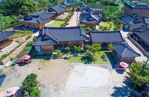 Nagan-myeon Hotel | Mr.Choi Hanok Pension