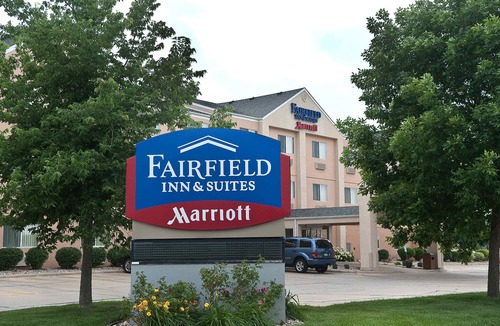 Brookings Hotel | Country Inn & Suites by Radisson, Brookings, SD