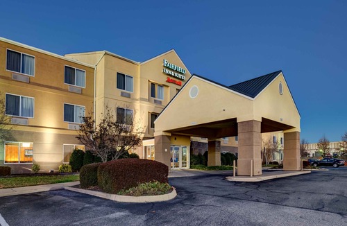 Woodbridge Hotel | Fairfield Inn and Suites by Marriott Potomac Mills Woodbridge