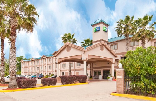 Lake Charles Hotel | Holiday Inn Express Hotel and Suites Lake Charles, an Ihg Hotel