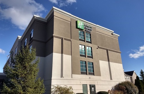 Pike Hotel | Holiday Inn Express & Suites Indianapolis Northwest, an Ihg Hotel