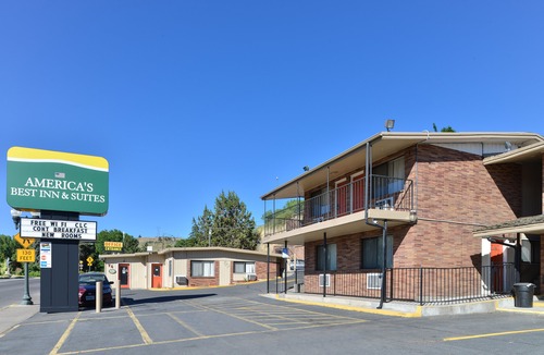 Downtown Klamath Falls Hotel | Travelodge by Wyndham Klamath Falls