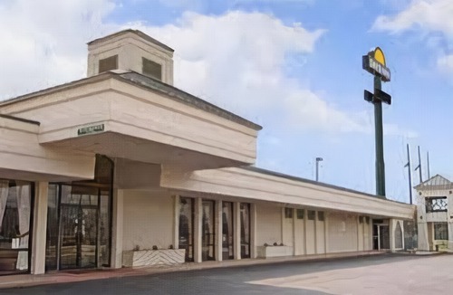 Gadsden Hotel | Days Inn by Wyndham Attalla