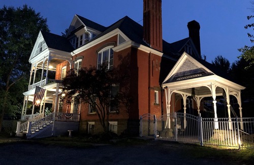 Towanda Hotel | Hatch House Bed & Breakfast