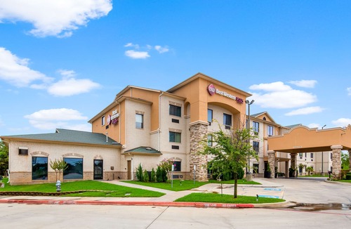 Burleson Hotel | Best Western Plus Burleson Inn & Suites