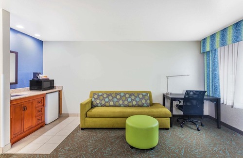 Flagstaff Hotel | Days Inn & Suites by Wyndham East Flagstaff