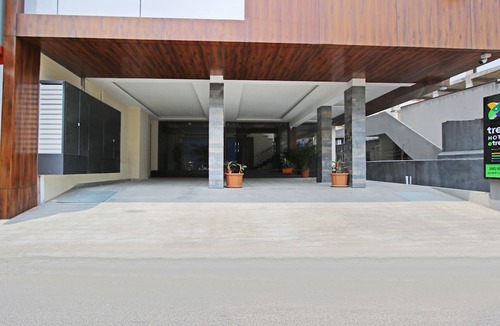 Gandhipuram Hotel | Treebo Jansi Residency