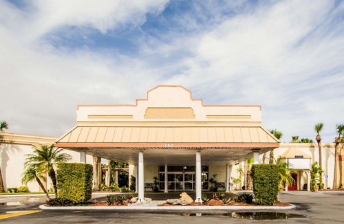 Merritt Island Hotel | Econo Lodge Port Canaveral Area