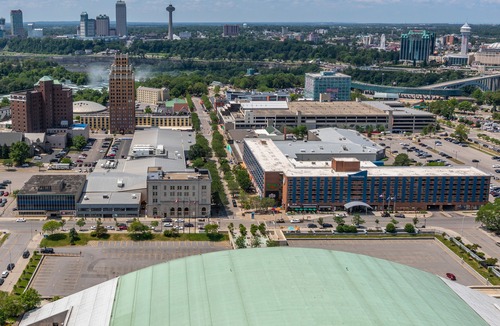 Downtown Niagara Falls Hotel | Sheraton Niagara Falls