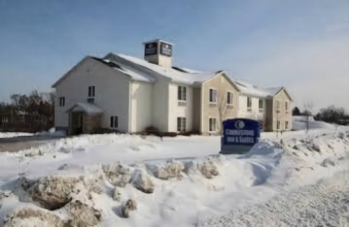 Clintonville Hotel | Cobblestone Inn & Suites - Clintonville