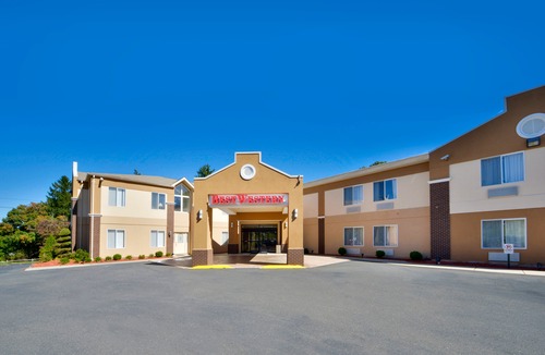 Berlin Hotel | Best Western Plus New England Inn & Suites