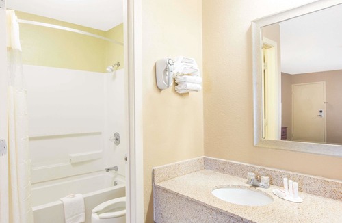 Ripley Hotel | Days Inn by Wyndham Ripley
