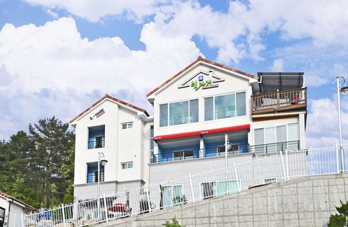 Samcheok Hotel | Janghohang Ilmare Pension