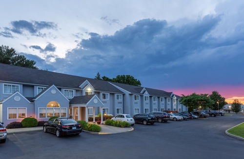Bethel Hotel | Microtel Inn & Suites by Wyndham Bethel/Danbury