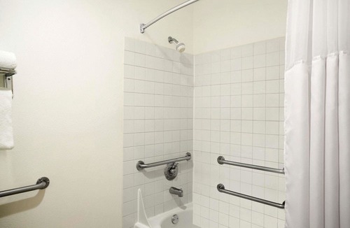 Kent Hotel | Days Inn by Wyndham Kent 84th Ave
