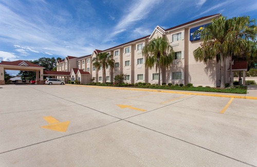 Lady Lake Hotel | Microtel Inn and Suites by Wyndham - Lady Lake/ the Villages