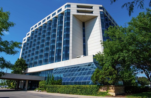 South Loop Hotel | Hilton Minneapolis-St. Paul Airport