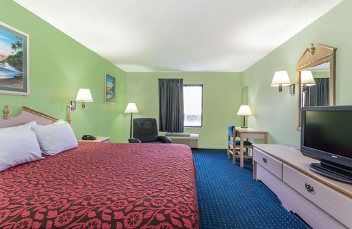 Callaway Hotel | Days Inn by Wyndham Panama City/Callaway