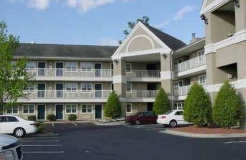 Greensboro Hotel | Extended Stay America Suites - Greensboro - Wendover Ave - Big Tree Way