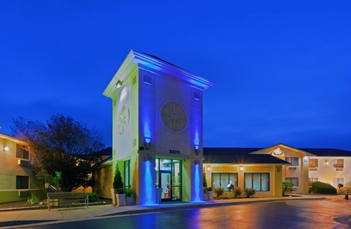 Frederick Hotel | Country Inn & Suites by Radisson, Frederick, MD