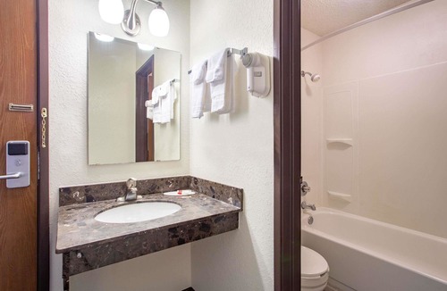 Fond du Lac Hotel | Days Inn by Wyndham Fond du Lac